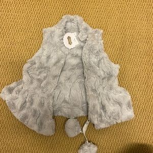 New Mud pie cute furry gray fur vest